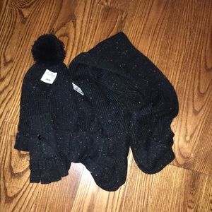 Brand new, matching hat, gloves and a scarf set